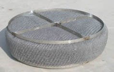 河北萬興專業(yè)生產(chǎn)汽車 石油絲網(wǎng)除沫器等 用途廣泛 規(guī)格齊全 安平縣萬興絲網(wǎng)制品廠銷售部 樓梯踏步板,溝蓋板,平臺鋼格板,吊頂鋼格板,鋼梯板